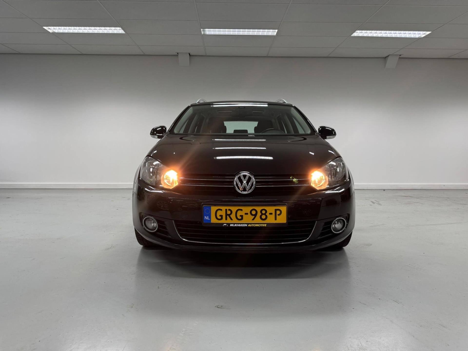 41293076-14.jpg