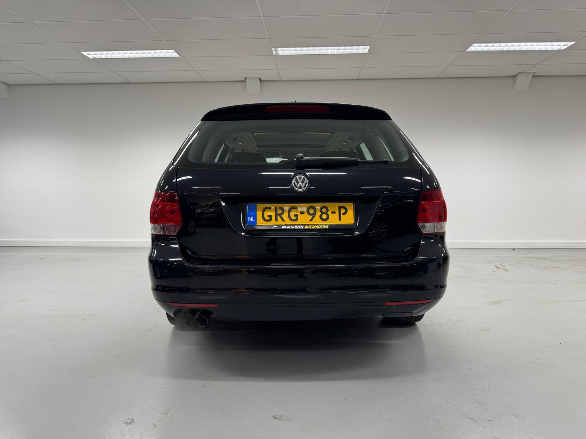 41293076-19.jpg